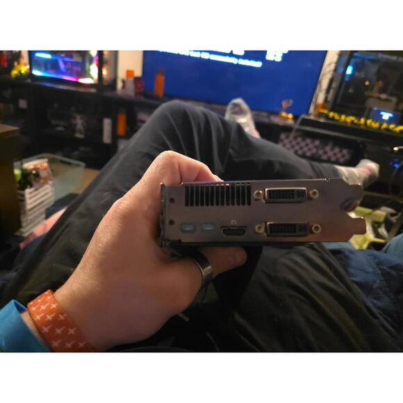 MSI Radeon R6970 2 GB DDR5 PCI Express 2.0 Graphics Card (R6970-2PM2D2GD5) - Picture 2 of 4